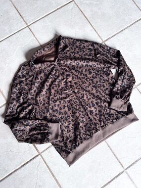Amazon • Leopard Print Pullover